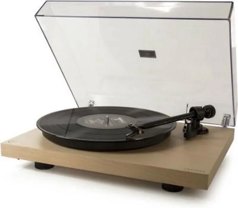 C10 Platenspeler - Natural - met Speaker van Crosley in Zwart – productfoto