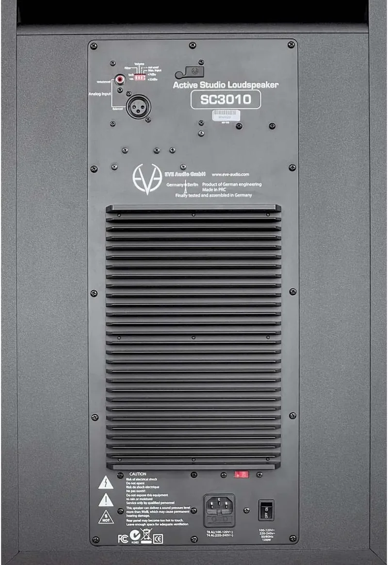 SC3010 actieve 3-weg studiomonitor 10 inch 1300W 29Hz-21kHz 126 dB met DSP SMART-knob van EVE Audio in Zwart – productfoto