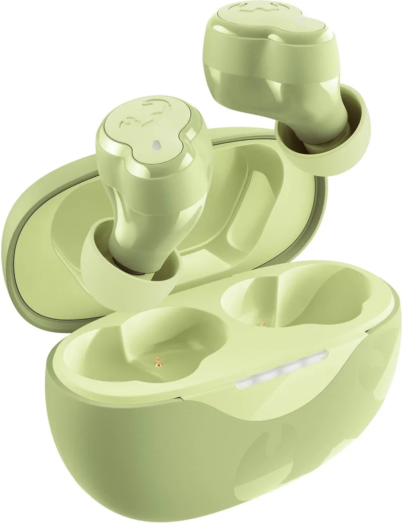 Twins Breez – Compacte Draadloze Bluetooth Oordopjes - 30 uur Speeltijd van Fresh 'n Rebel in Wild Green – productfoto
