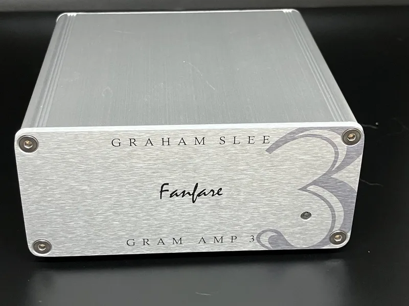 Gram Amp 3 Fanfare Phono voorversterker (mc) van Graham Slee in Zilver – productfoto