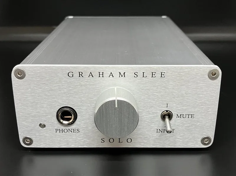 Solo SRGII High End Hoofdtelefoon versterker van Graham Slee in Zilver – productfoto