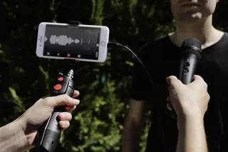 Smartphone microfoon IK Multimedia iRig Mic HD 2 Zendmethode:Kabelgebonden Incl. kabel, Incl. tas, Incl. standaard från IK Multimedia – produktbild 2 av 2