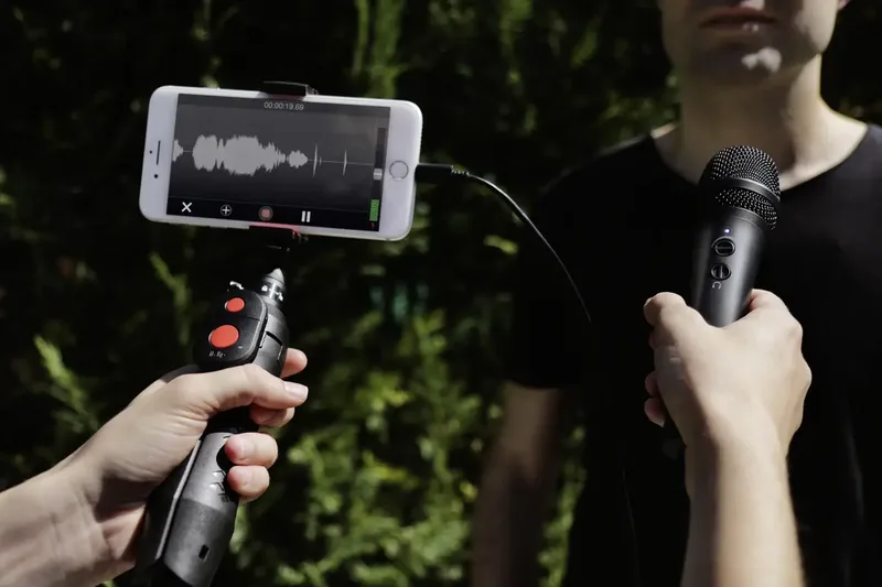Smartphone microfoon IK Multimedia iRig Mic HD 2 Zendmethode:Kabelgebonden Incl. kabel, Incl. tas, Incl. standaard från IK Multimedia – produktbild 2 av 2