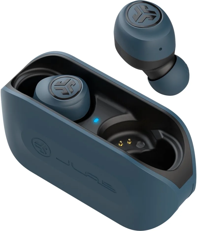 Go Air Volledig Draadloze Oordopjes - Draadloze Oordopjes - Bluetooth Oordopjes - Wireless Earbuds - Draadloze Oortjes- 20 uur Speeltijd - 3 EQ Geluidsinstellingen - Oplaadcase met ingebouwde Oplaadkabel – Blauw van JLab in Marineblauw – productfoto