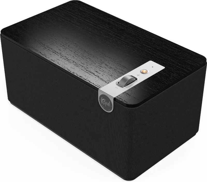 The Three Plus premium Bluetooth speaker | 120W | Bluetooth 5.3 | Digitale audio ingang | Analoge audio ingang | Phono ingang | USB-C | Equalizer | Klipsch Connect App | Party mode | Mat van Klipsch in Zwart – productfoto