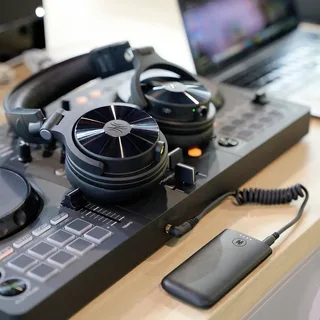Studio Max 1 Black – Draadloze Over-Ear Koptelefoon – Bluetooth – Met Microfoon by OneOdio in Black – product photo 2 of 3