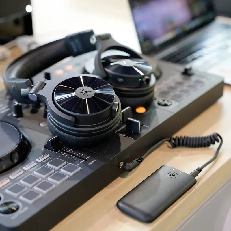 Studio Max 1 Black – Draadloze Over-Ear Koptelefoon – Bluetooth – Met Microfoon by OneOdio in Black – product photo 2 of 3