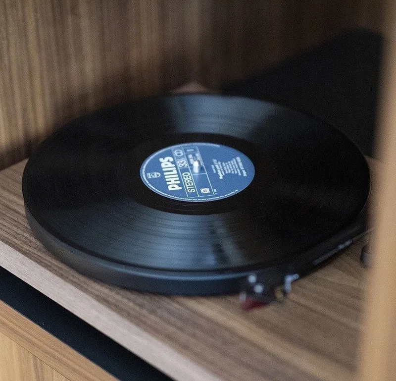 Debut Carbon EVO Platenspeler by Pro-Ject in Wit hoogglans – product photo
