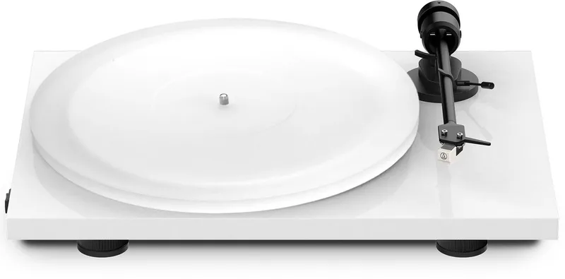 E1 Phono Platenspeler met Acryl it Draaiplateau – Inclusief Voorversterker – AT3600L Cartrigde – Retro van Pro-Ject in Wit – productfoto