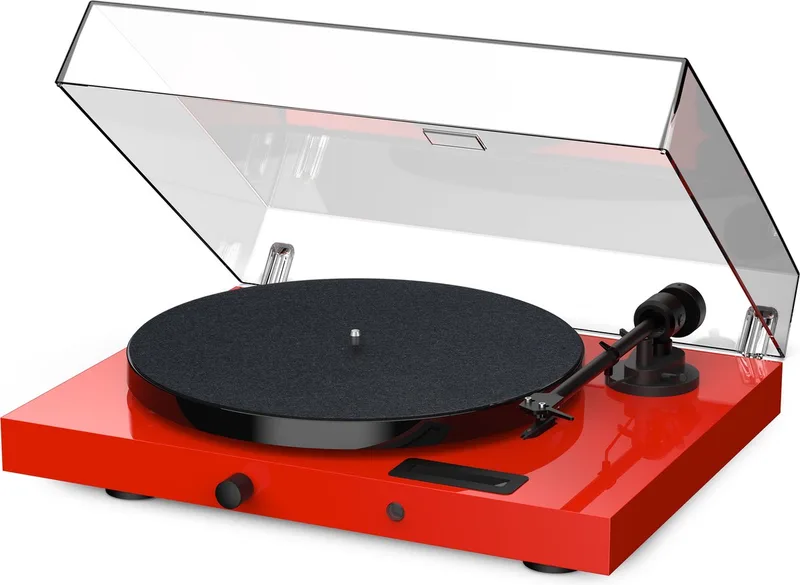 Jukebox E1 – Platenspeler met Bluetooth input, (voor) versterker en ontvanger - Analoog – HiFi Stereo by Pro-Ject in Red – product photo