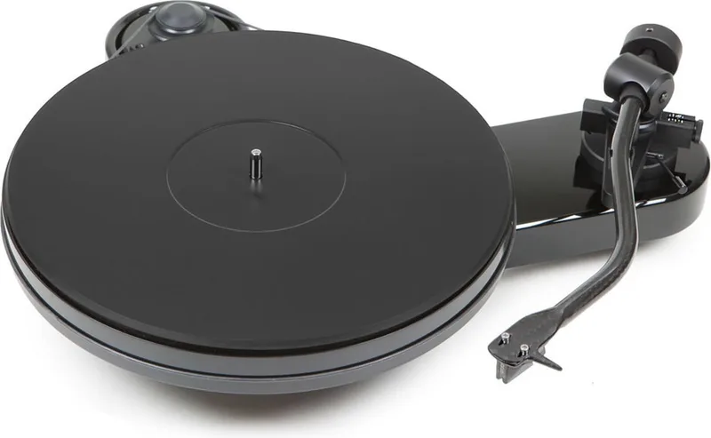 RPM 3 Carbon Platenspeler van Pro-Ject in Zwart hoogglans – productfoto