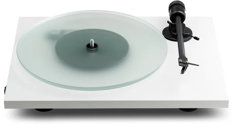 T1 EVO BT OM10 Platenspeler - Ingebouwde Voorversterker - Bluetooth Verzender - Handgemaakt - Plug & Play van Pro-Ject in Wit – productfoto