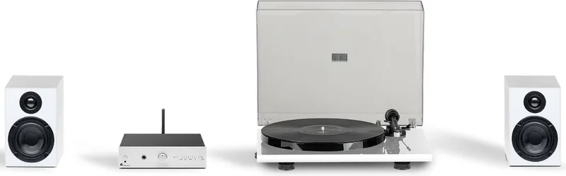 True Hifi Stereo Set E Phono - Platenspeler - Stereo Versterker - Twee Boekenplank Speakers by Pro-Ject in White, Silver – product photo