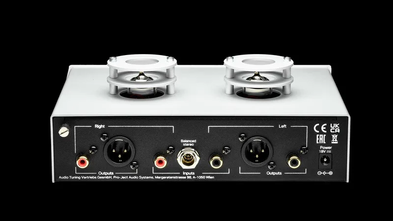 Tube Box S3 B - phono voorversterker by Pro-Ject in Black – product photo
