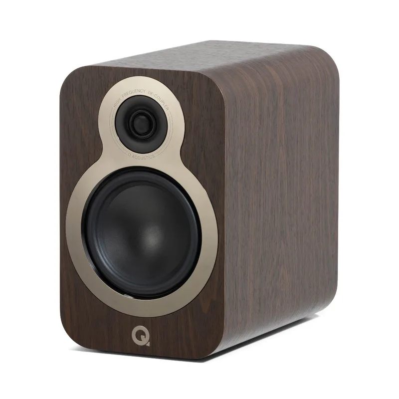 Q Acoustics: 3020c Boekenplank Speakers - 2 Stuks - Claro van Q Acoustics in Walnoot – productfoto