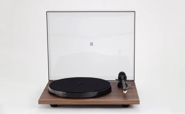 Planar 1 Platenspeler - Carbon Cartridge - Walnoot