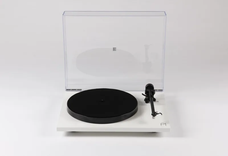Planar 1 Plus Platenspeler met Phono Voorversterker - Carbon Cartridge van Rega in Mat Wit – productfoto