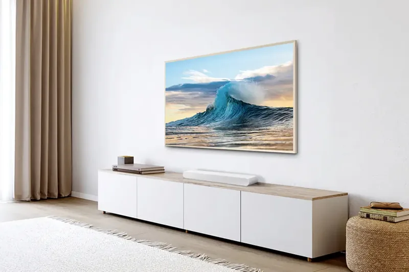 S-Soundbar HW-S67GD Soundbar Bluetooth, Dolby Atmos, High-Resolution Audio, WiFi, Spraakbesturing, Wandbevestiging by Samsung in White – product photo 2 of 3