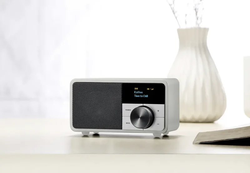 DDR-7 Tafelradio met DAB+ en FM - Sleep Timer en Bluetooth functie - Zilver van Sangean in Meerkleurig – productfoto 2 van 3