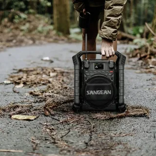 U-4X Bouwradio DAB+, VHF (FM) Bluetooth, USB, AUX, NFC Oplaadbaar, Waterdicht, Stofvast, Stofdicht, NFC, Acculaadfunctie van Sangean in Zwart – productfoto 2 van 3