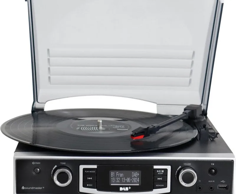 PL590SW - Retro platenspeler met DAB+ radio, USB encoding functie by Soundmaster in Black – product photo