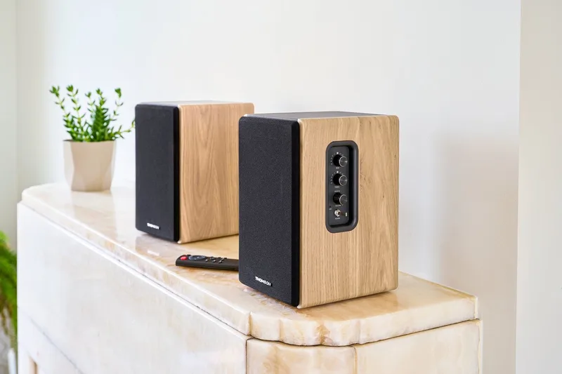 THO3499550390018 – Bookshelf speakers – 150 W – Bluetooth 5.3 van Thomson in Licht hout (woodgrain afwerking) – productfoto