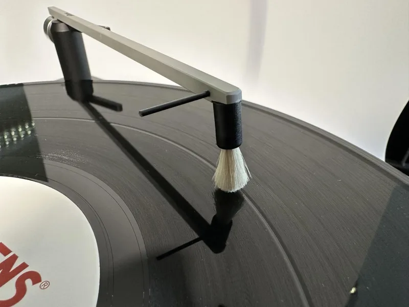 CA 800 Cleaning Arm platenspeleraccessoire van Thorens – productfoto
