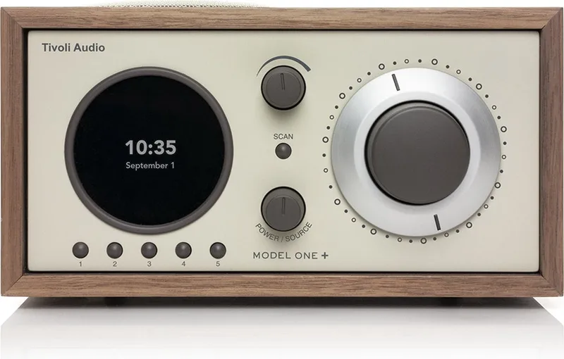Model One+ - DAB+ Wekkerradio - Walnut/Beige van Tivoli Audio in Walnoot – productfoto