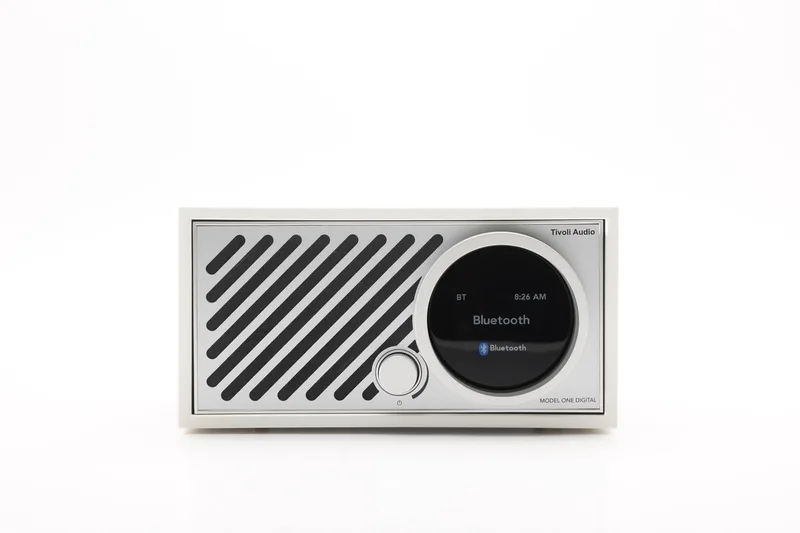 Model One Digital+ Gen 3 - DAB+/WiFi/AirPlay 2/Chromecast/Smart Radio - White/Silver van Tivoli Audio in Wit – productfoto