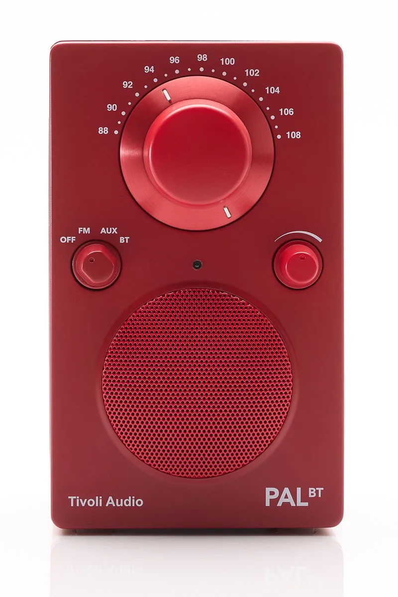 PAL BT - Draagbare radio met FM, AM en Bluetooth van Tivoli Audio in Rood – productfoto