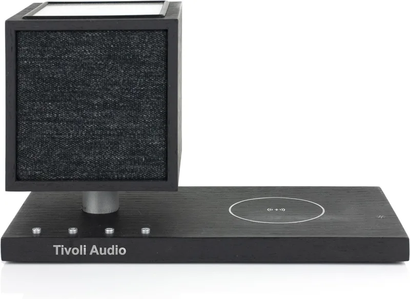Revive - Bluetooth speaker - draadloze Qi-oplader - Zwart/Zwart van Tivoli Audio in Zwart – productfoto