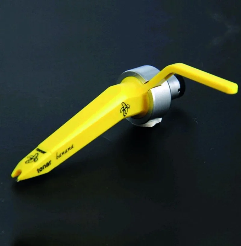 Banana element + naald by Tonar in Yellow – product photo