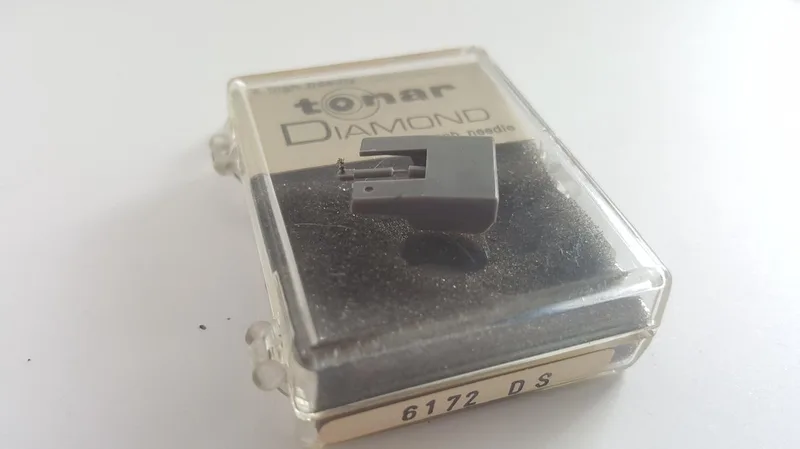 U.P.O. S 16 , Upos CZ-699-4 Platenspeler Naald / Pickup van Tonar in Grijs – productfoto
